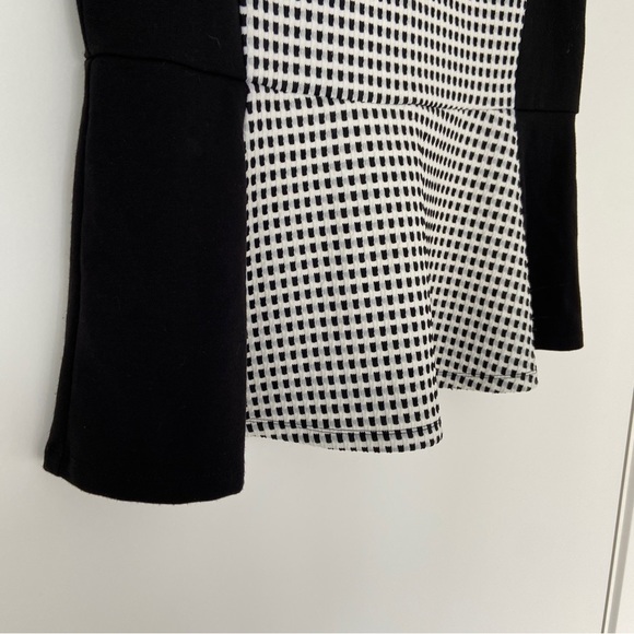 RICKIS BLACK AND WHITE CHECK COLOUR BLOCKED SLEEVELESS PEPLUM TOP/BLOUSE, LARGE - Picture 5 of 8